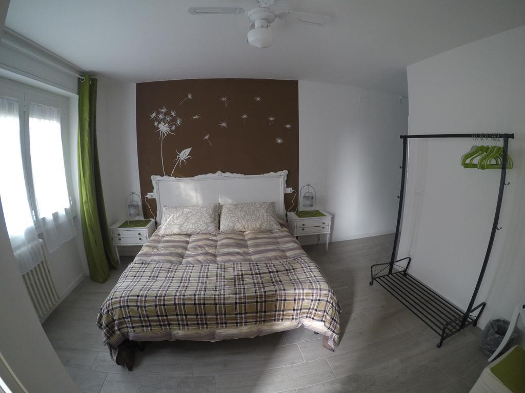 B&B L'Angolino การ์โดเน ริเวียรา ภายนอก รูปภาพ